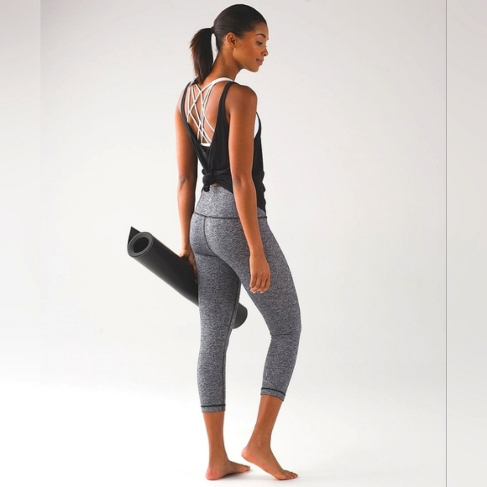 Lululemon Wunder Under Crop Hi-Rise Heathered Black Like New Condition Size 6